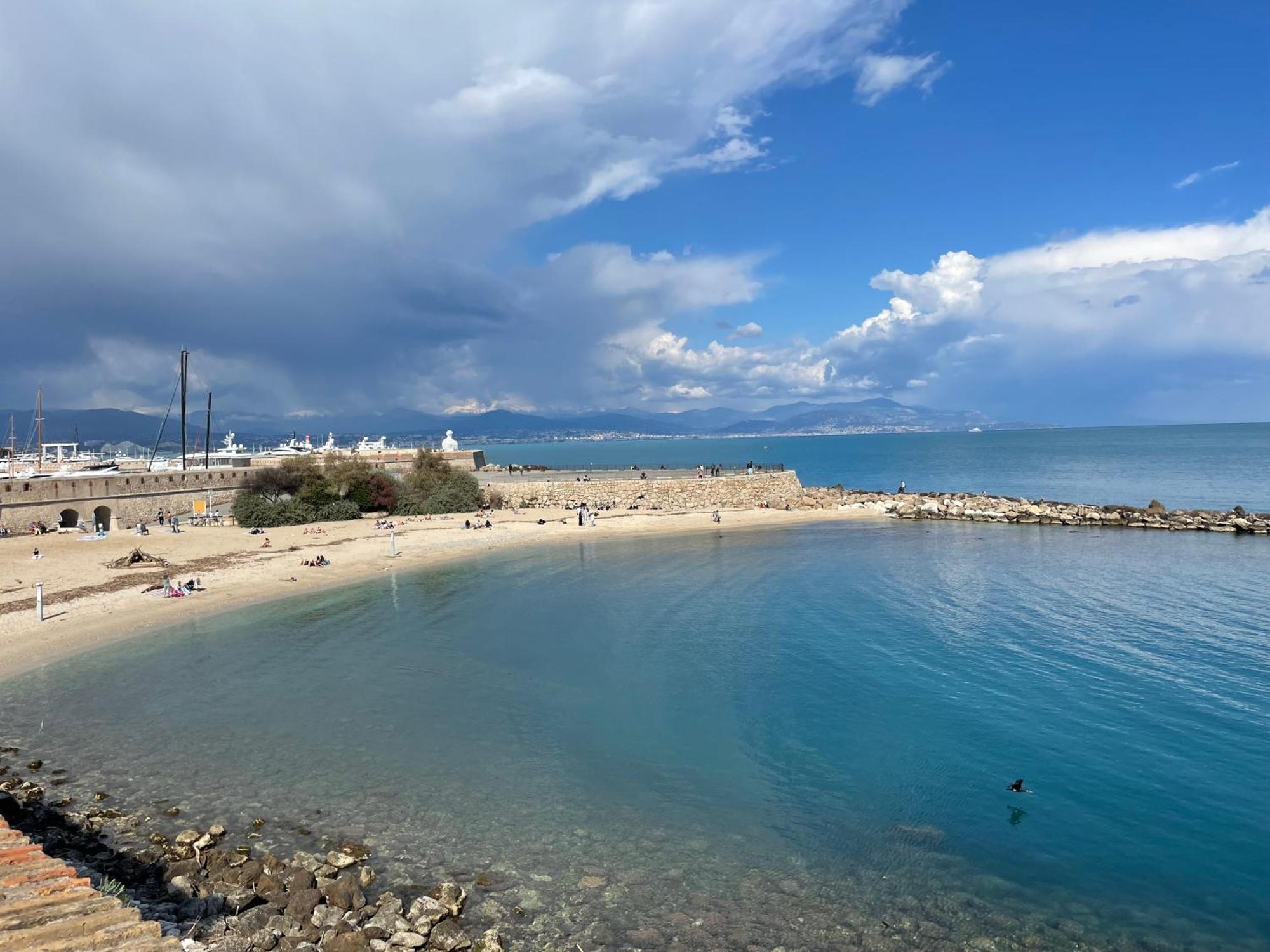 Superbe 2 Pieces Vue Mer, Piscine, Parking * Antibes